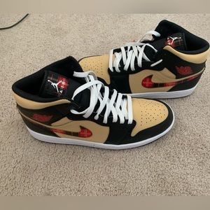 2022 Air Jordan 1 Mid SE Tartan Swoosh